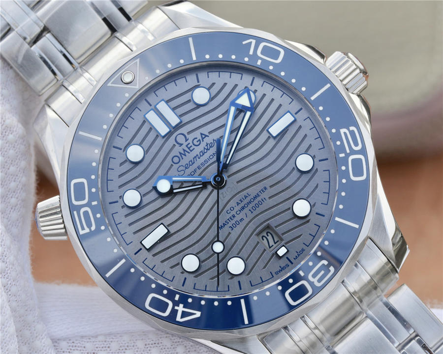 歐米茄300m海馬手錶高仿版本 VS歐米茄海馬210.30.42.20.06.001¥3180.00元/件