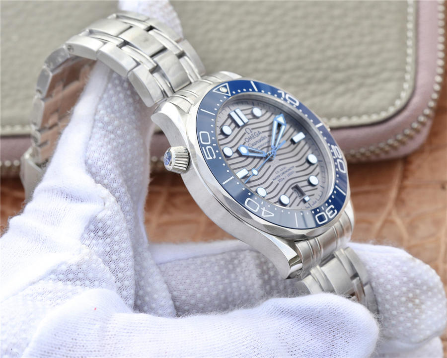 歐米茄300m海馬手錶高仿版本 VS歐米茄海馬210.30.42.20.06.001¥3180.00元/件