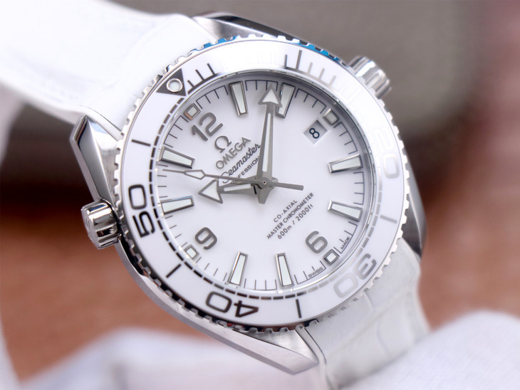 歐米茄女款手錶復刻 vs廠歐米茄海馬海洋宇宙 215.33.40.20.04.001￥3680.00元/件