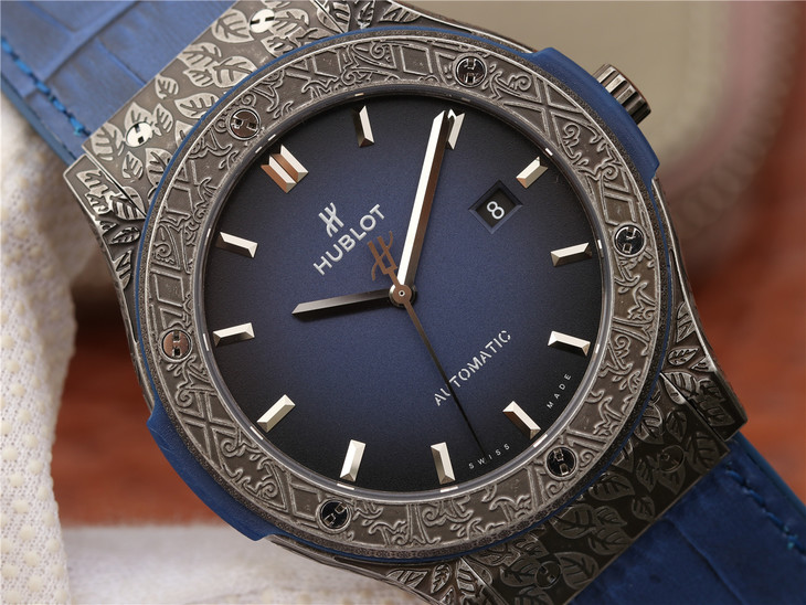 SR恆寶HUBLOT 全新雕花 青銅腕錶全球限量典藏腕錶 牛皮錶帶，自動機械機芯 男士腕錶￥3480