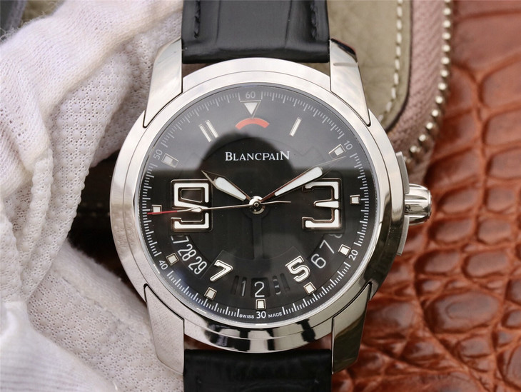 寶珀開創繫列8805-1134-53B整錶採用腕錶界頂級瑞士工藝，皮錶帶，自動機械機芯，男士腕錶￥3180